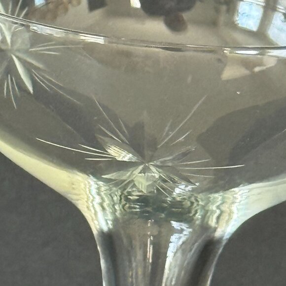 Vintage Etched Crystal Champagne Coupes With Starburst Design Set Of 5 - Picture 4 of 6